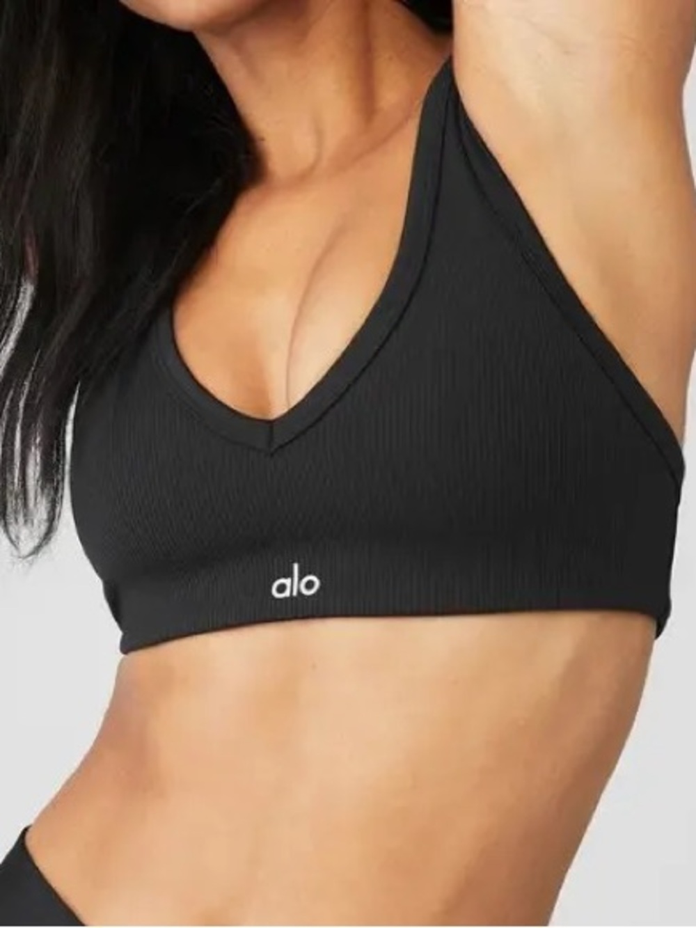 Alo Yoga - Airlift Ribbed Jump Start V-Neck Bra in Small / Black